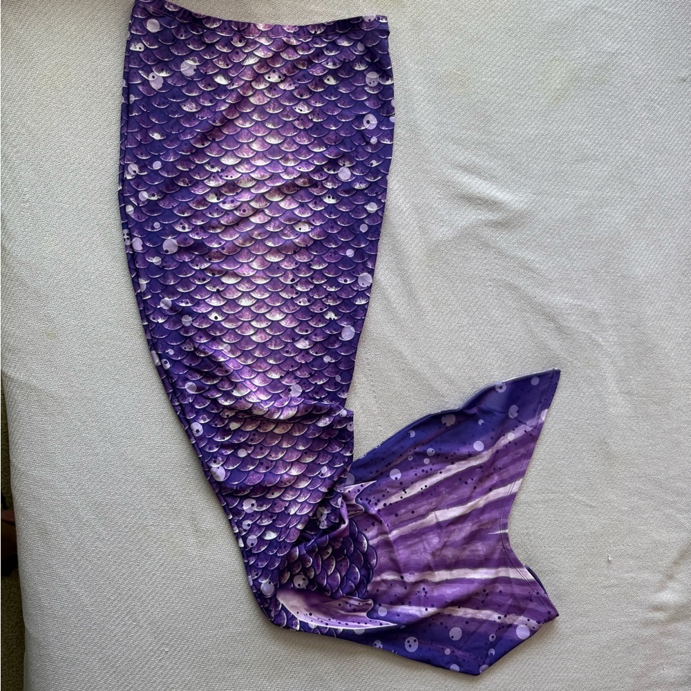 Sun Tails Purple Scale Mermaid Tail - size Juniors XL or women’s Large